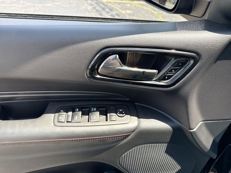 Dodge Durango Vehicle Full-screen Gallery Image 25