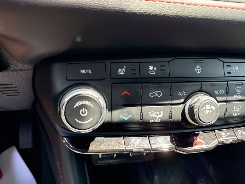 Dodge Durango Vehicle Full-screen Gallery Image 33
