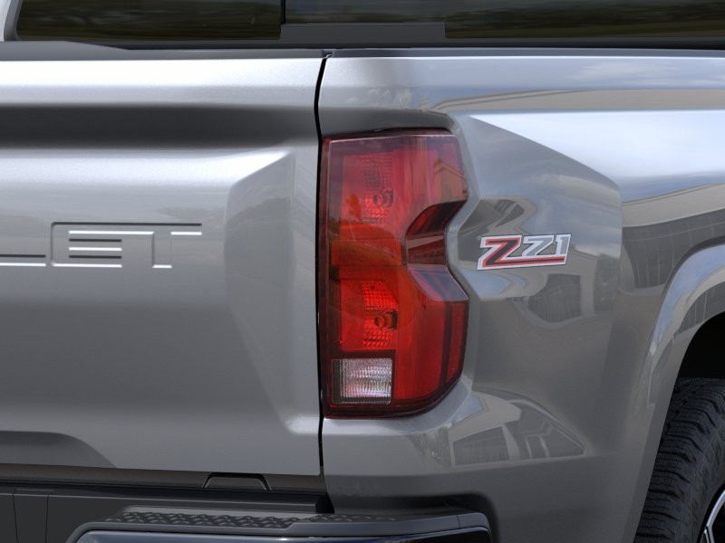 Chevrolet Colorado Vehicle Full-screen Gallery Image 11