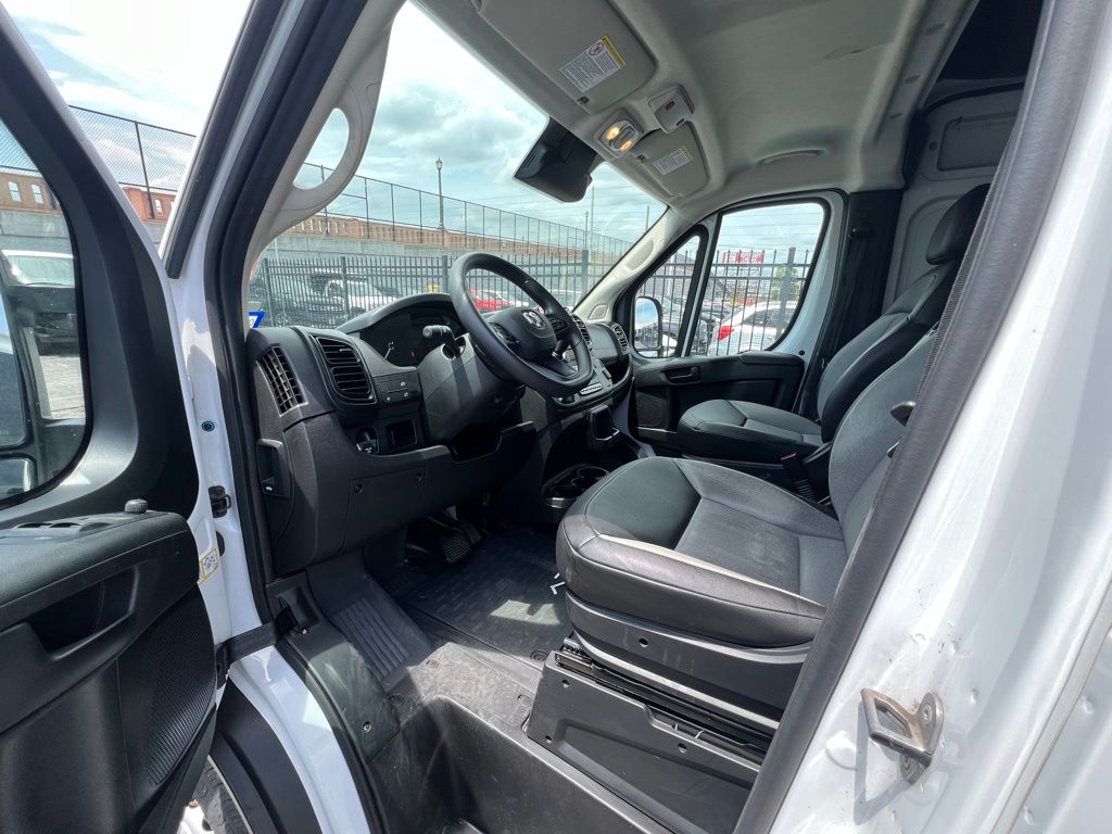 Ram ProMaster 2500 Vehicle Full-screen Gallery Image 7