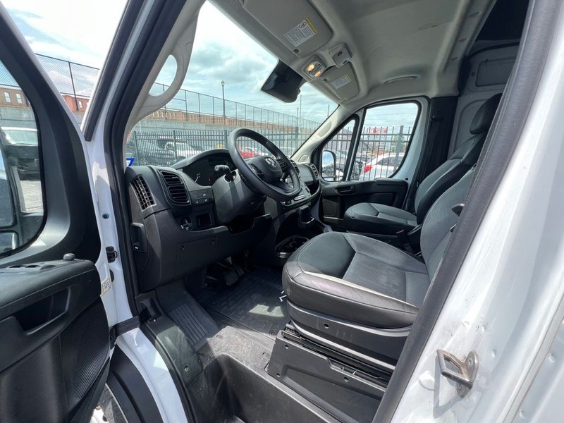 Ram ProMaster Cargo Van Vehicle Full-screen Gallery Image 7
