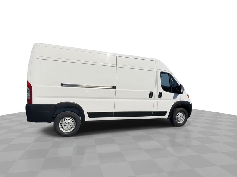Ram ProMaster Cargo Van Vehicle Full-screen Gallery Image 14