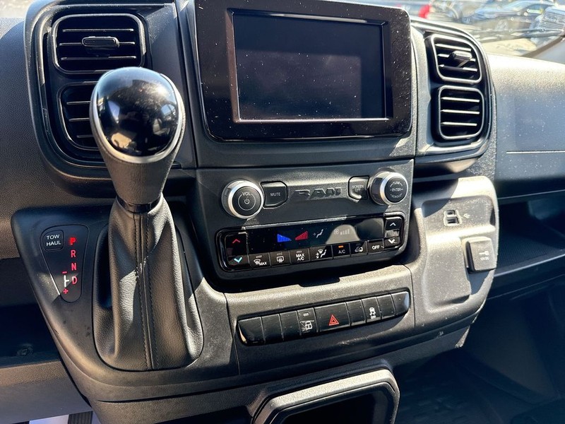 Ram ProMaster Cargo Van Vehicle Full-screen Gallery Image 23