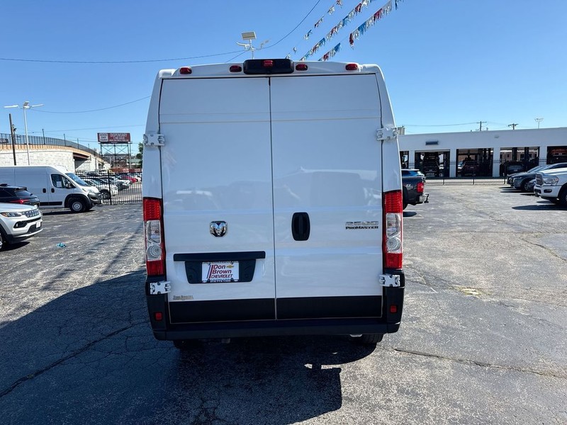 Ram ProMaster Cargo Van Vehicle Full-screen Gallery Image 29