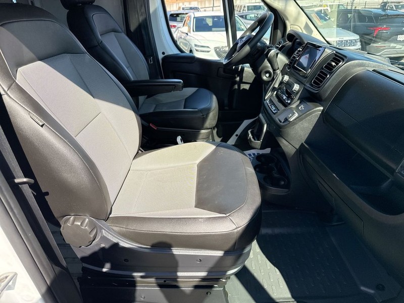 Ram ProMaster Cargo Van Vehicle Full-screen Gallery Image 30