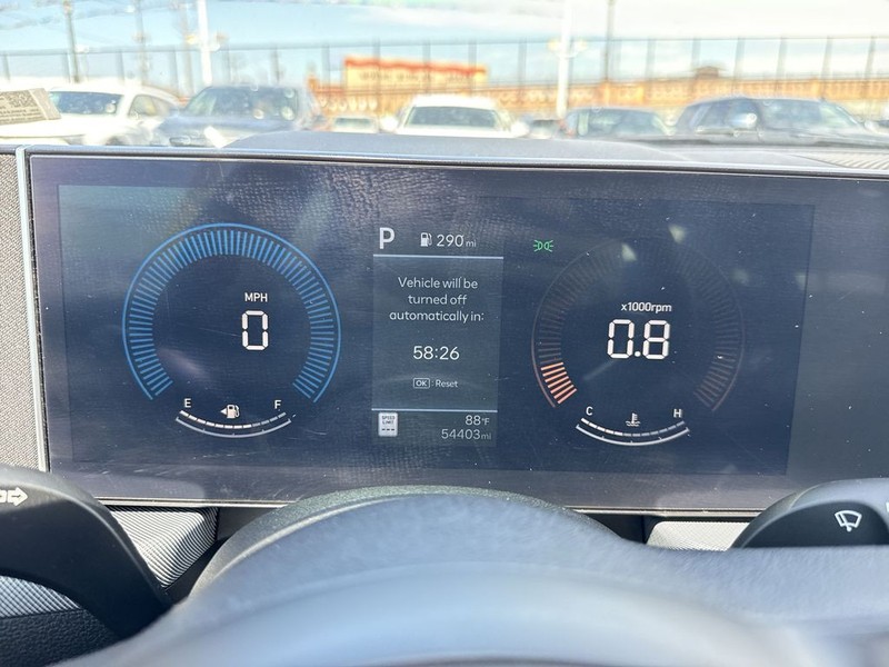 Hyundai Sonata Vehicle Full-screen Gallery Image 24