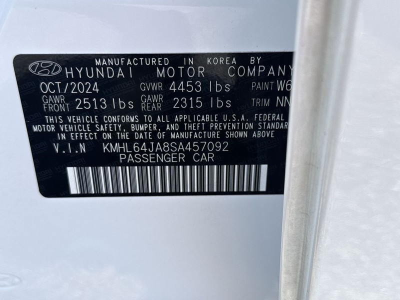 Hyundai Sonata Vehicle Full-screen Gallery Image 43