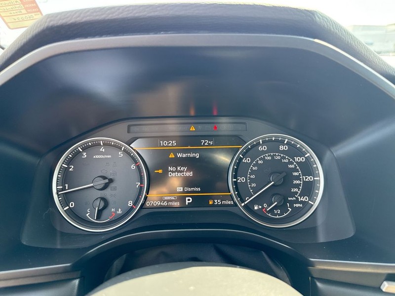 Mitsubishi Outlander Vehicle Full-screen Gallery Image 18