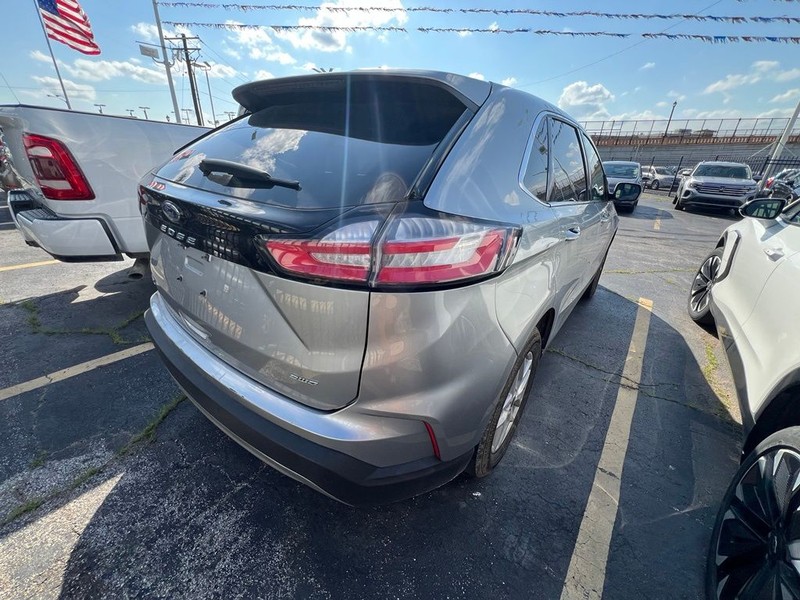 Ford Edge Vehicle Full-screen Gallery Image 4