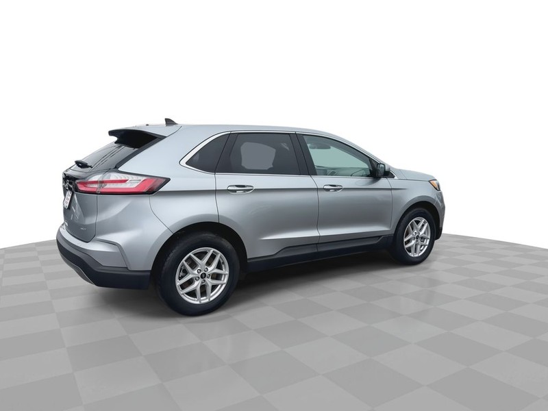 Ford Edge Vehicle Full-screen Gallery Image 13