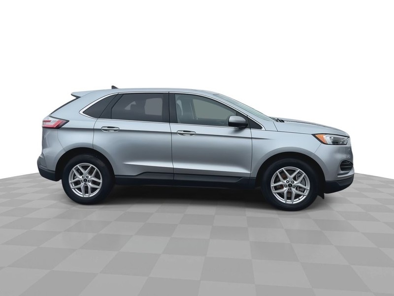 Ford Edge Vehicle Full-screen Gallery Image 14
