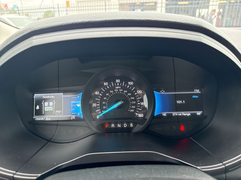 Ford Edge Vehicle Full-screen Gallery Image 18