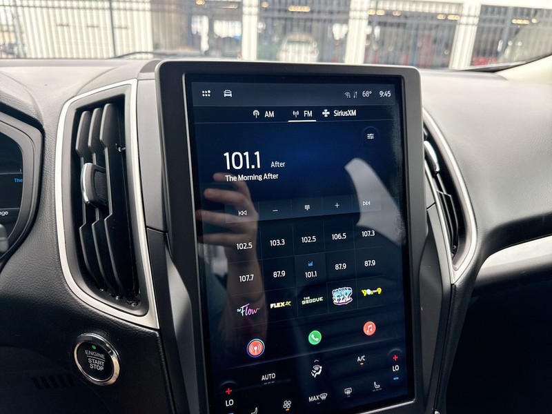 Ford Edge Vehicle Full-screen Gallery Image 20