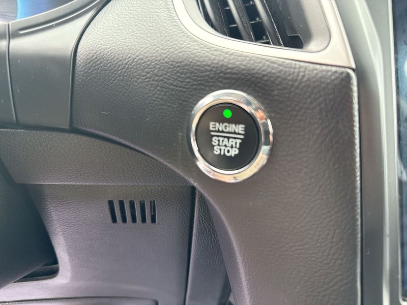 Ford Edge Vehicle Full-screen Gallery Image 23