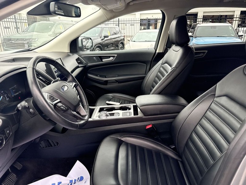 Ford Edge Vehicle Full-screen Gallery Image 27