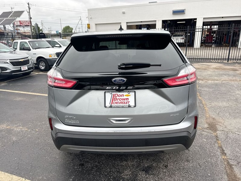 Ford Edge Vehicle Full-screen Gallery Image 31