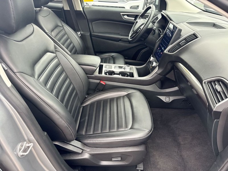 Ford Edge Vehicle Full-screen Gallery Image 33