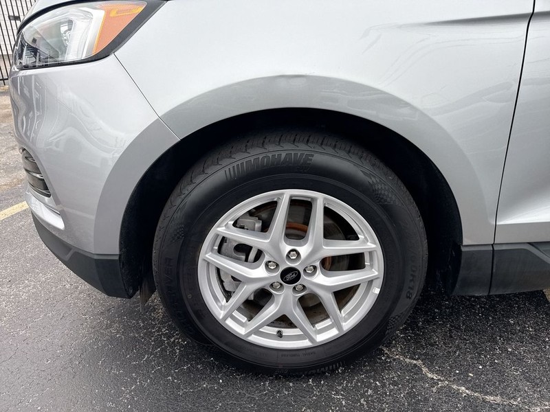 Ford Edge Vehicle Full-screen Gallery Image 36
