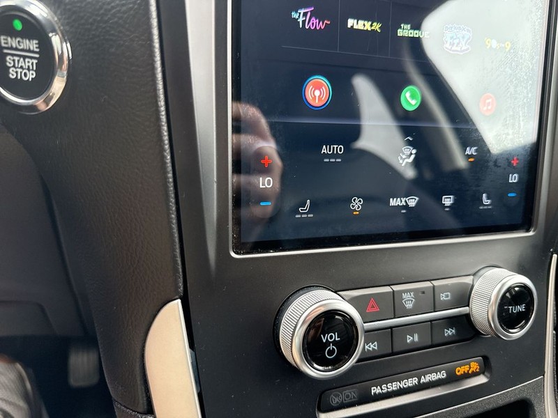 Ford Edge Vehicle Full-screen Gallery Image 38