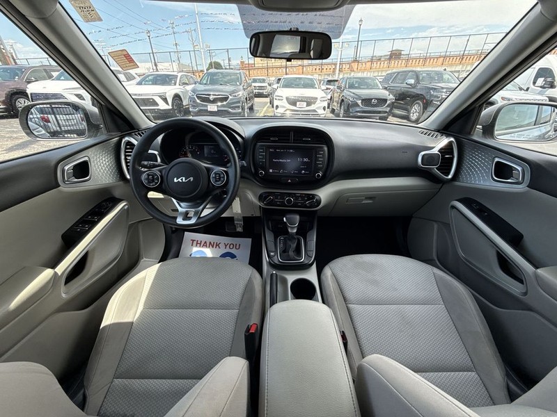 Kia Soul Vehicle Full-screen Gallery Image 17