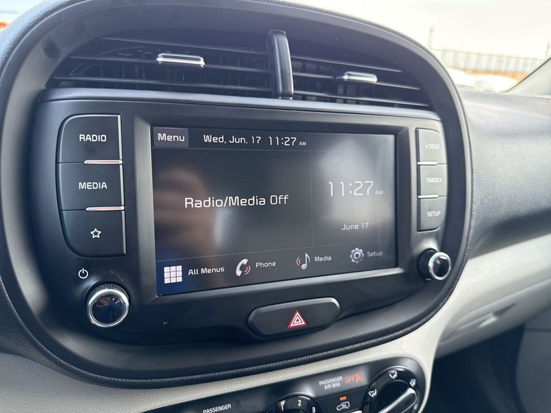 Kia Soul Vehicle Full-screen Gallery Image 26