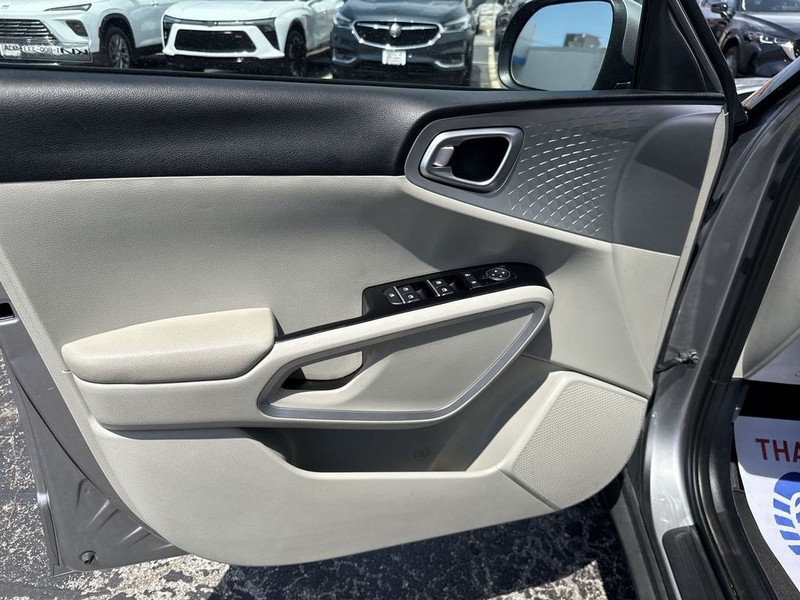 Kia Soul Vehicle Full-screen Gallery Image 32