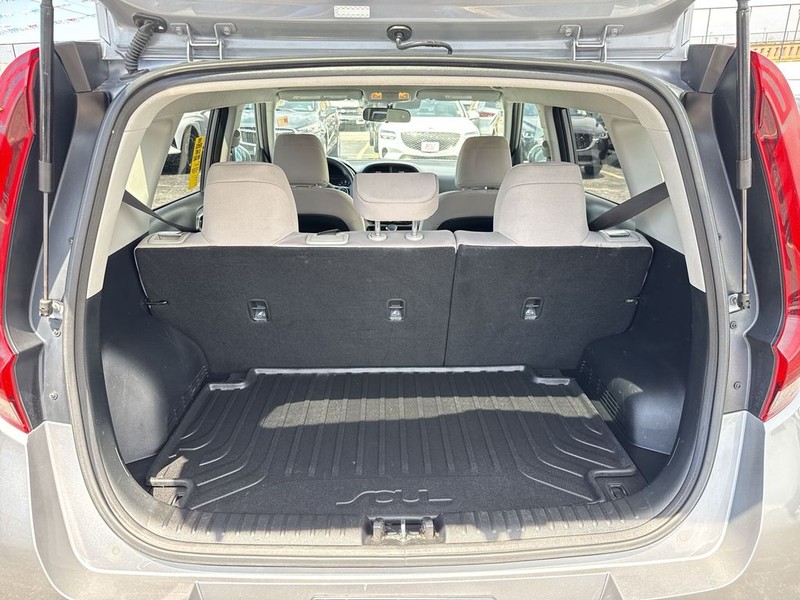 Kia Soul Vehicle Full-screen Gallery Image 35