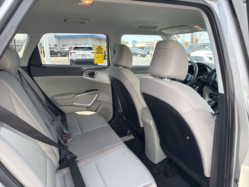 Kia Soul Vehicle Full-screen Gallery Image 36
