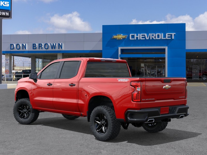 Chevrolet Silverado 1500 Vehicle Full-screen Gallery Image 3