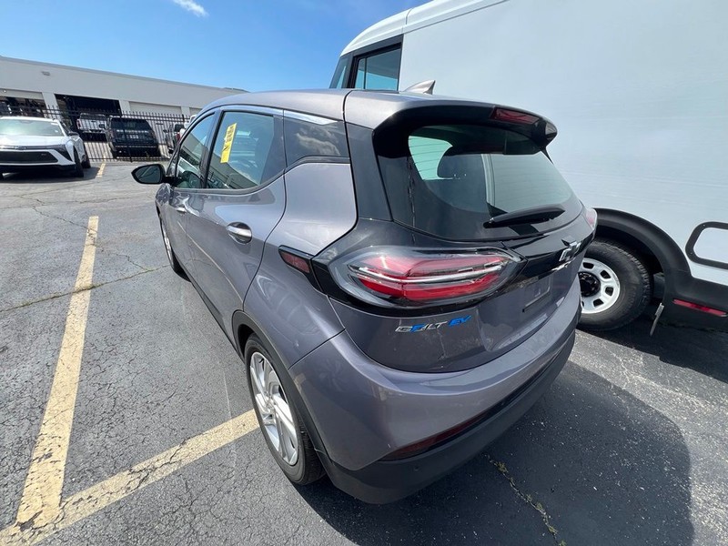 Chevrolet Bolt EV Vehicle Full-screen Gallery Image 03