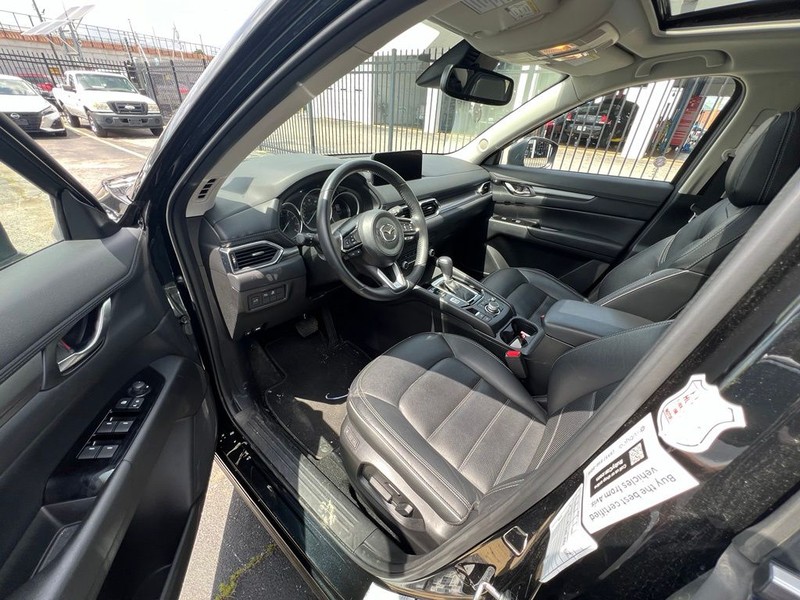 Mazda CX-5 Vehicle Full-screen Gallery Image 7
