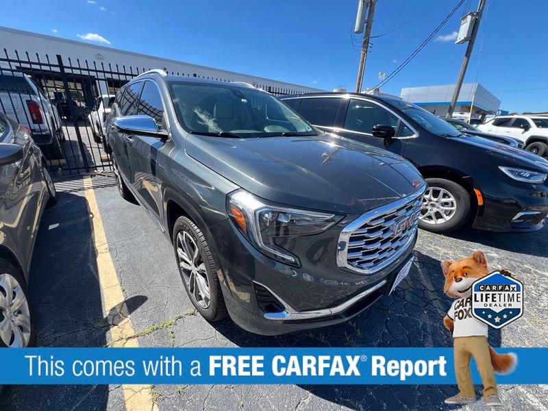 GMC Terrain Vehicle Full-screen Gallery Image 3