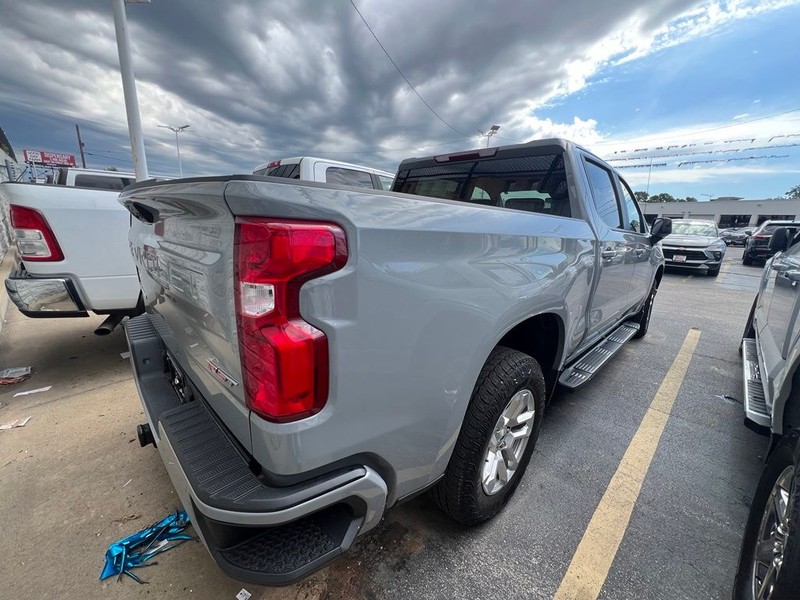 Chevrolet Silverado 1500 Vehicle Full-screen Gallery Image 6