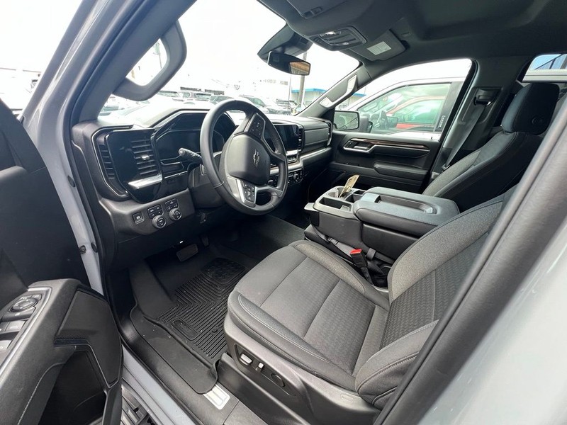 Chevrolet Silverado 1500 Vehicle Full-screen Gallery Image 7