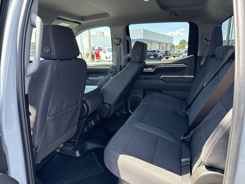 Chevrolet Silverado 1500 Vehicle Full-screen Gallery Image 23