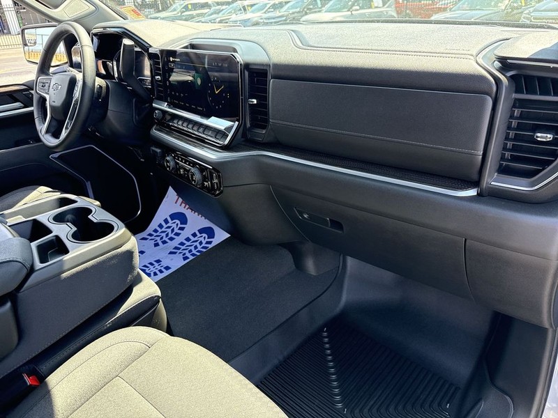 Chevrolet Silverado 1500 Vehicle Full-screen Gallery Image 27