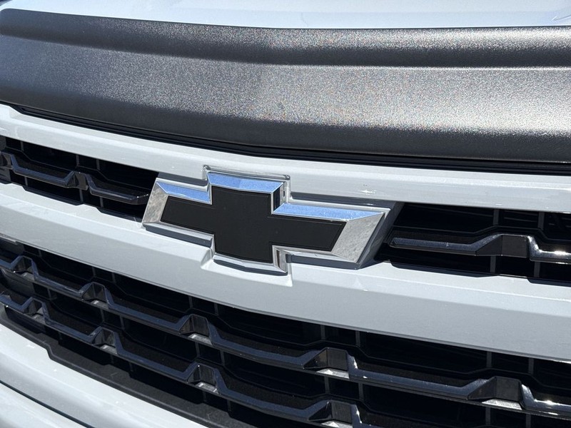 Chevrolet Silverado 1500 Vehicle Full-screen Gallery Image 29