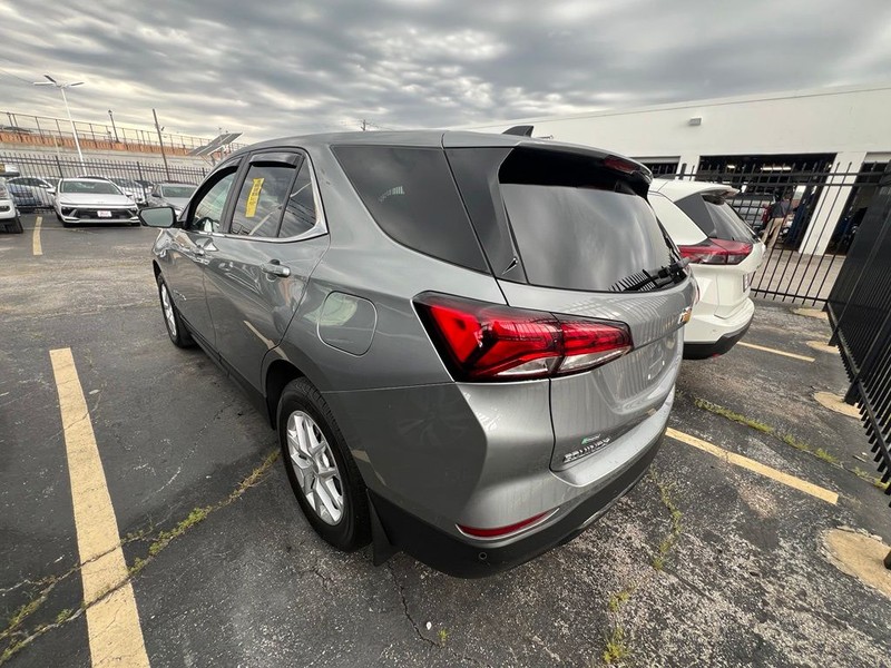 Chevrolet Equinox Vehicle Full-screen Gallery Image 4