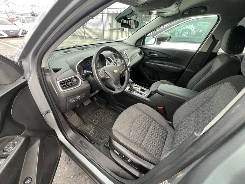 Chevrolet Equinox Vehicle Full-screen Gallery Image 7