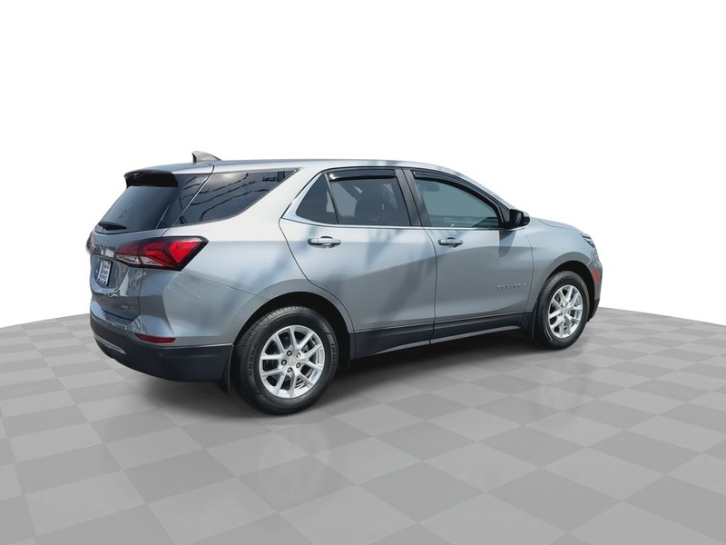 Chevrolet Equinox Vehicle Full-screen Gallery Image 09