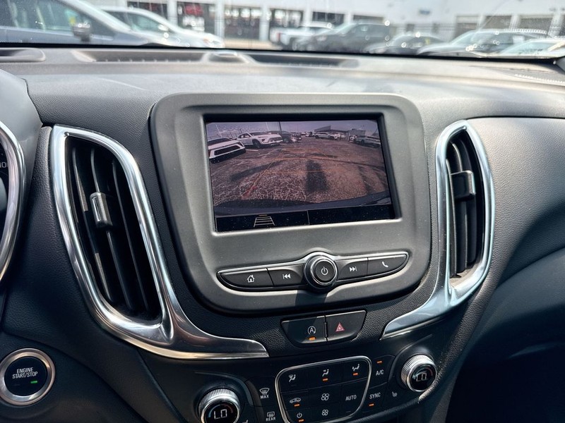Chevrolet Equinox Vehicle Full-screen Gallery Image 16