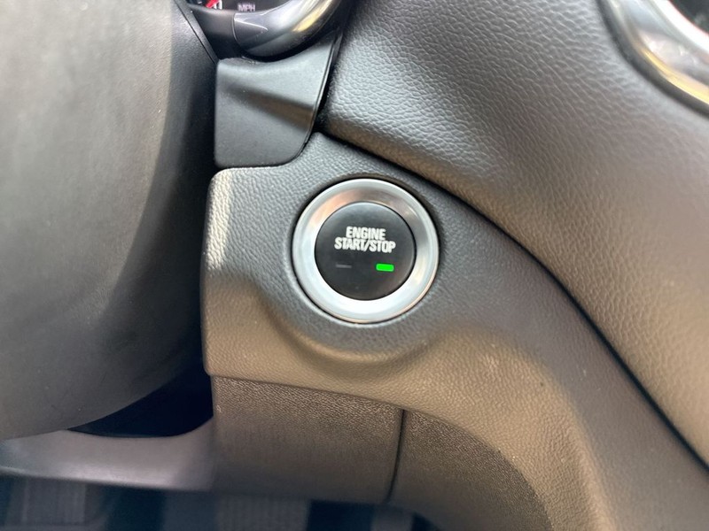 Chevrolet Equinox Vehicle Full-screen Gallery Image 18