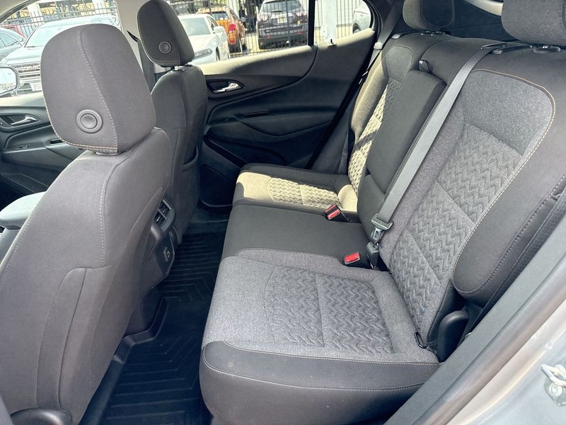 Chevrolet Equinox Vehicle Full-screen Gallery Image 25
