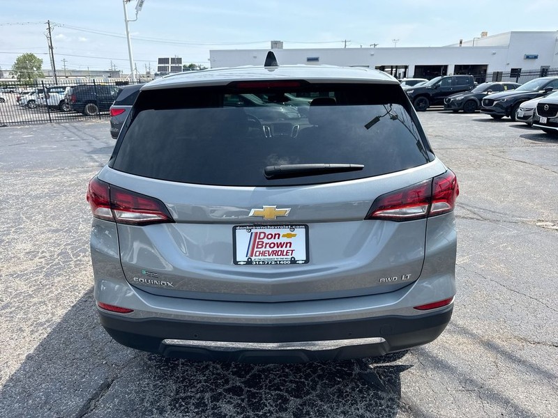 Chevrolet Equinox Vehicle Full-screen Gallery Image 26