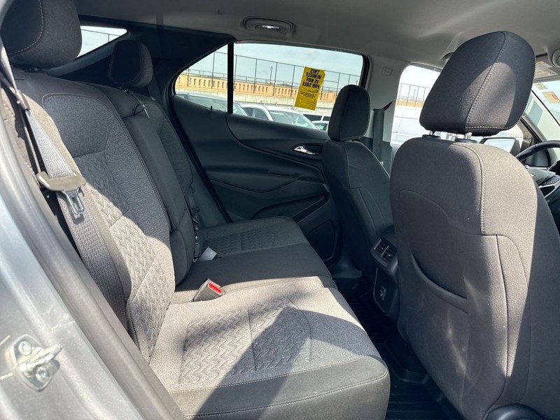 Chevrolet Equinox Vehicle Full-screen Gallery Image 27