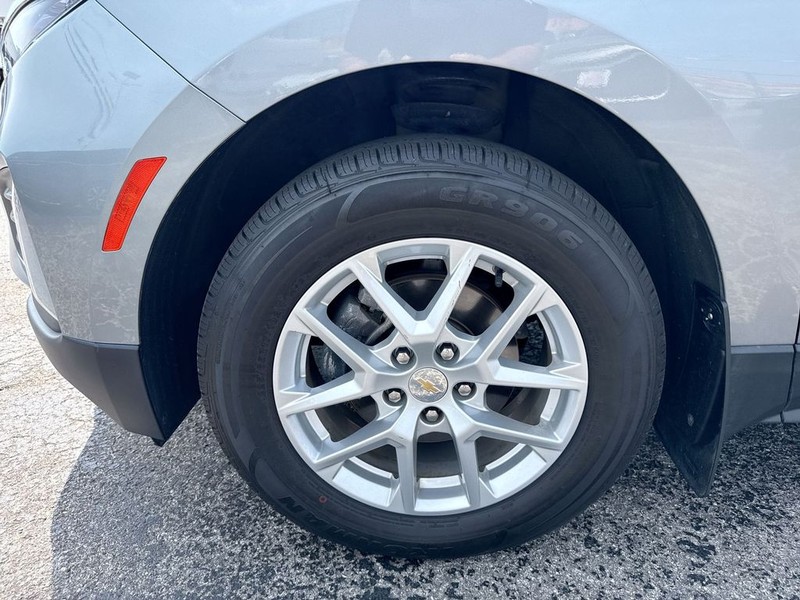 Chevrolet Equinox Vehicle Full-screen Gallery Image 31