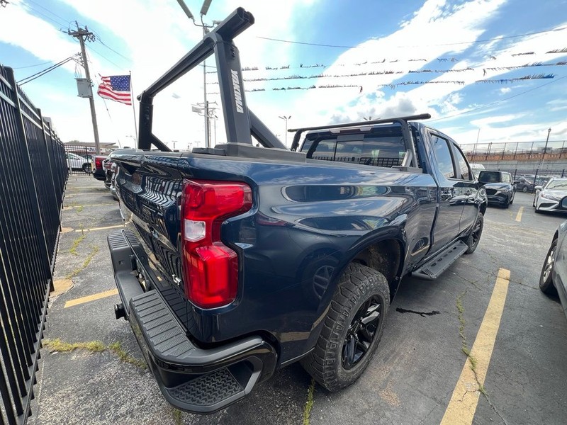 Chevrolet Silverado 1500 Vehicle Full-screen Gallery Image 6