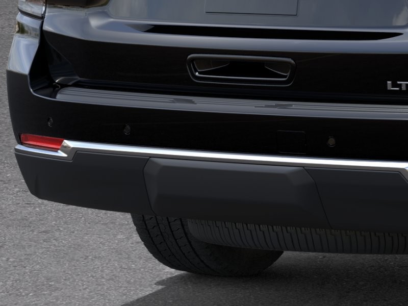 Chevrolet Suburban Vehicle Full-screen Gallery Image 14