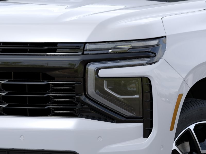 Chevrolet Suburban Vehicle Full-screen Gallery Image 10
