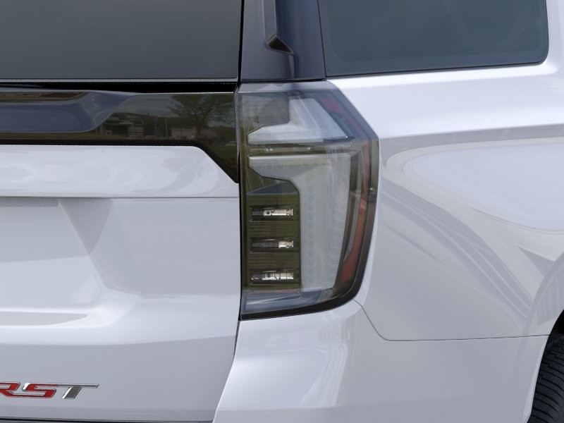 Chevrolet Suburban Vehicle Full-screen Gallery Image 11
